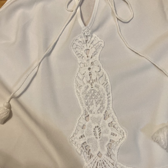 *last chance!!* L’atiste | Women’s white tank with open/floral print mid front - Picture 3 of 16